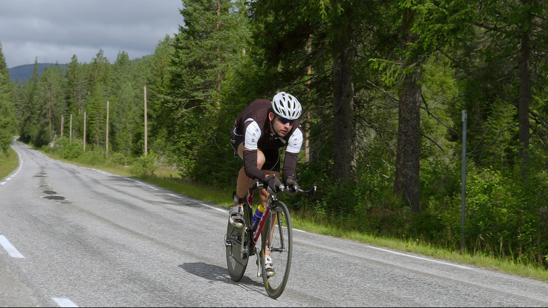 足球运动员多面性:体育、娱乐、公益三者结合,足球运动员对身体的要求